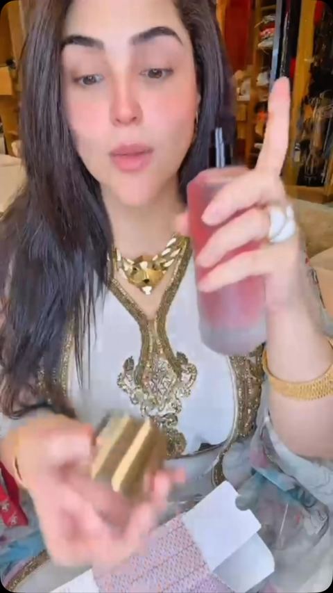 Nagham unboxing her Chez Lavaux order